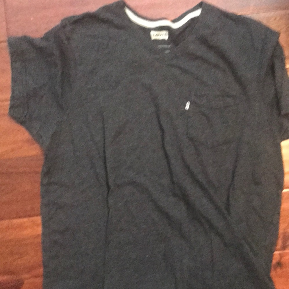 Tee shirt
